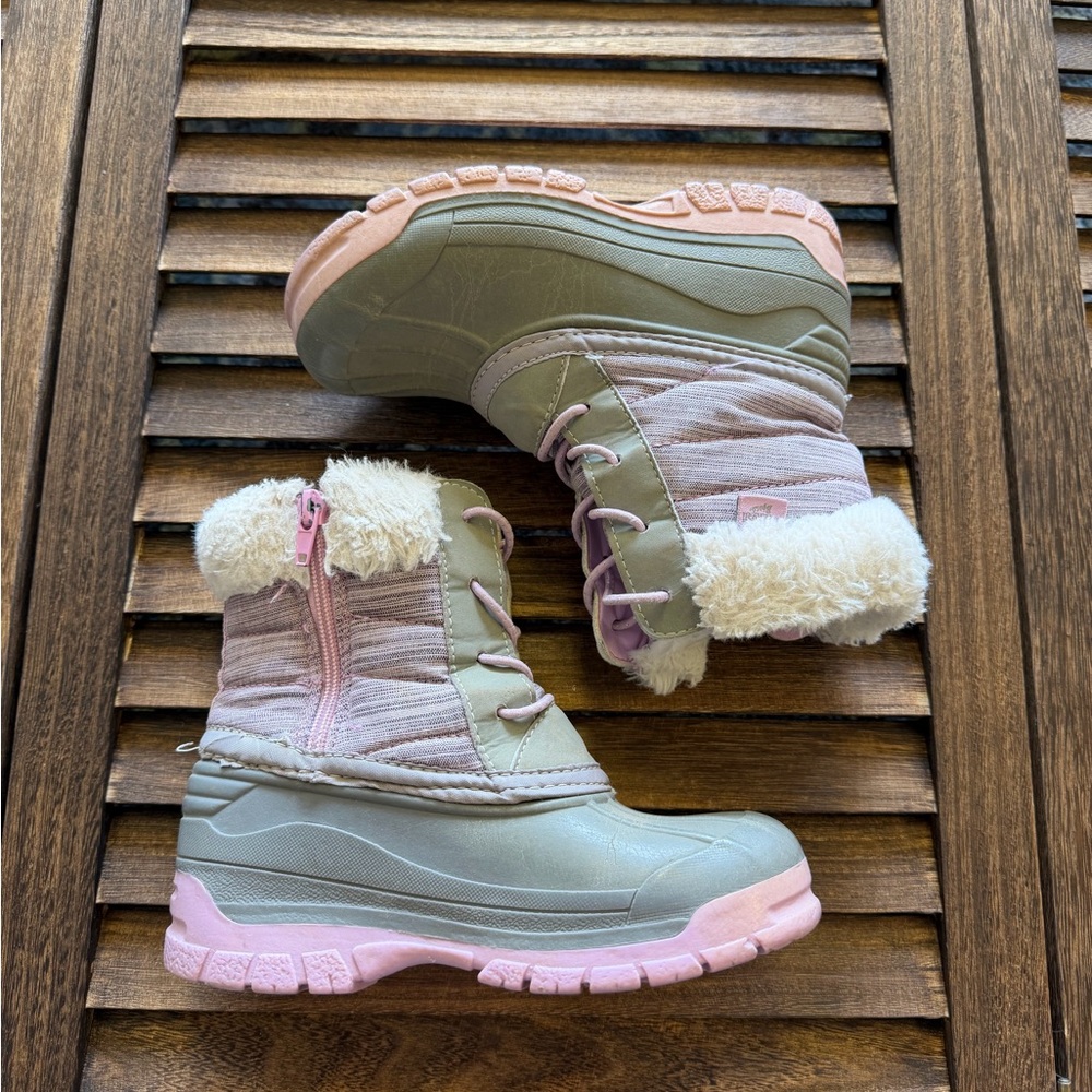 OshKosh B'gosh Gray and Light Pink / Purple Faux-Fur Snow Boots Zipper Close 11